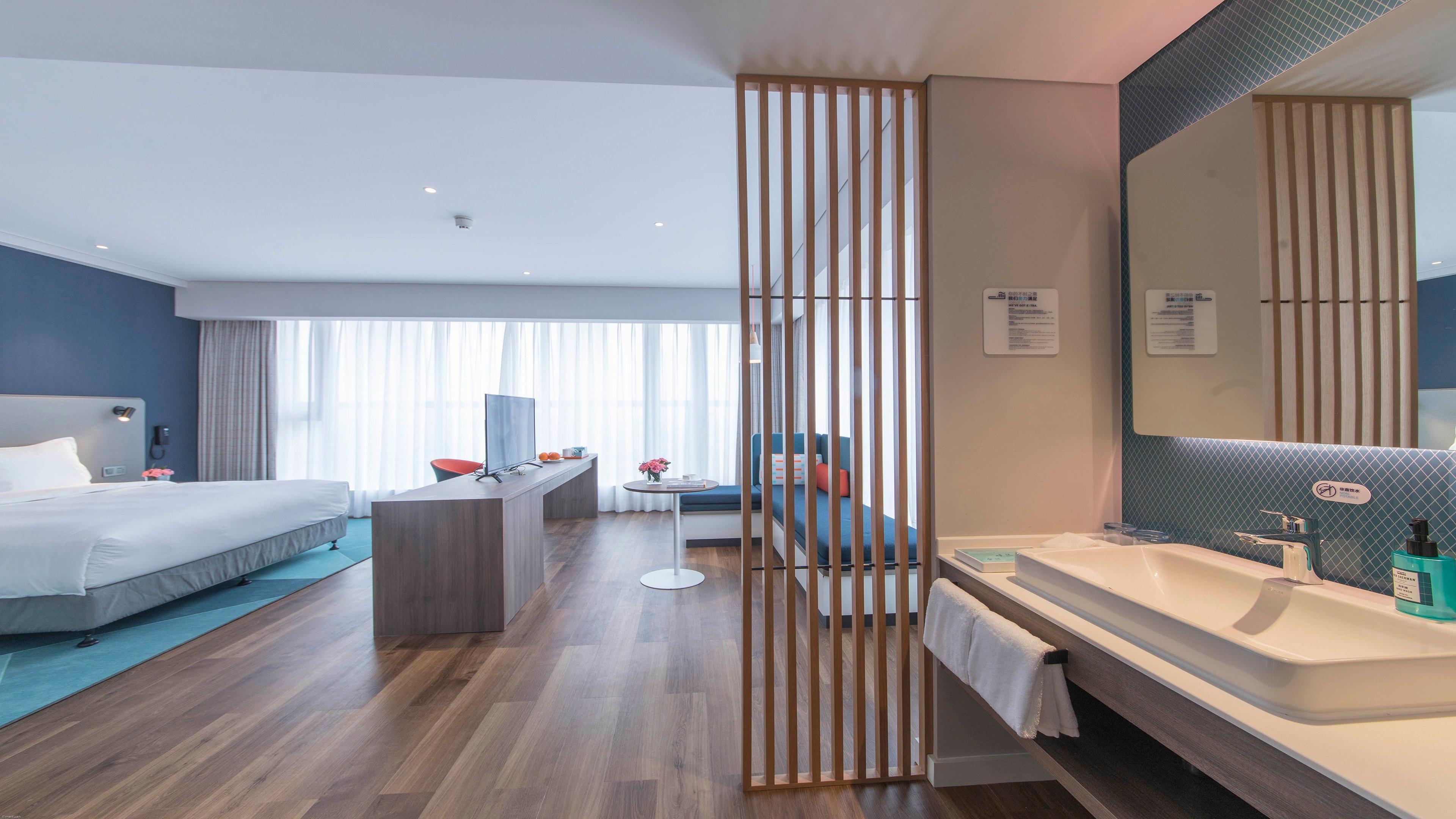 Holiday Inn Express Liyang Huafu, an IHG Hotel Bagian luar foto