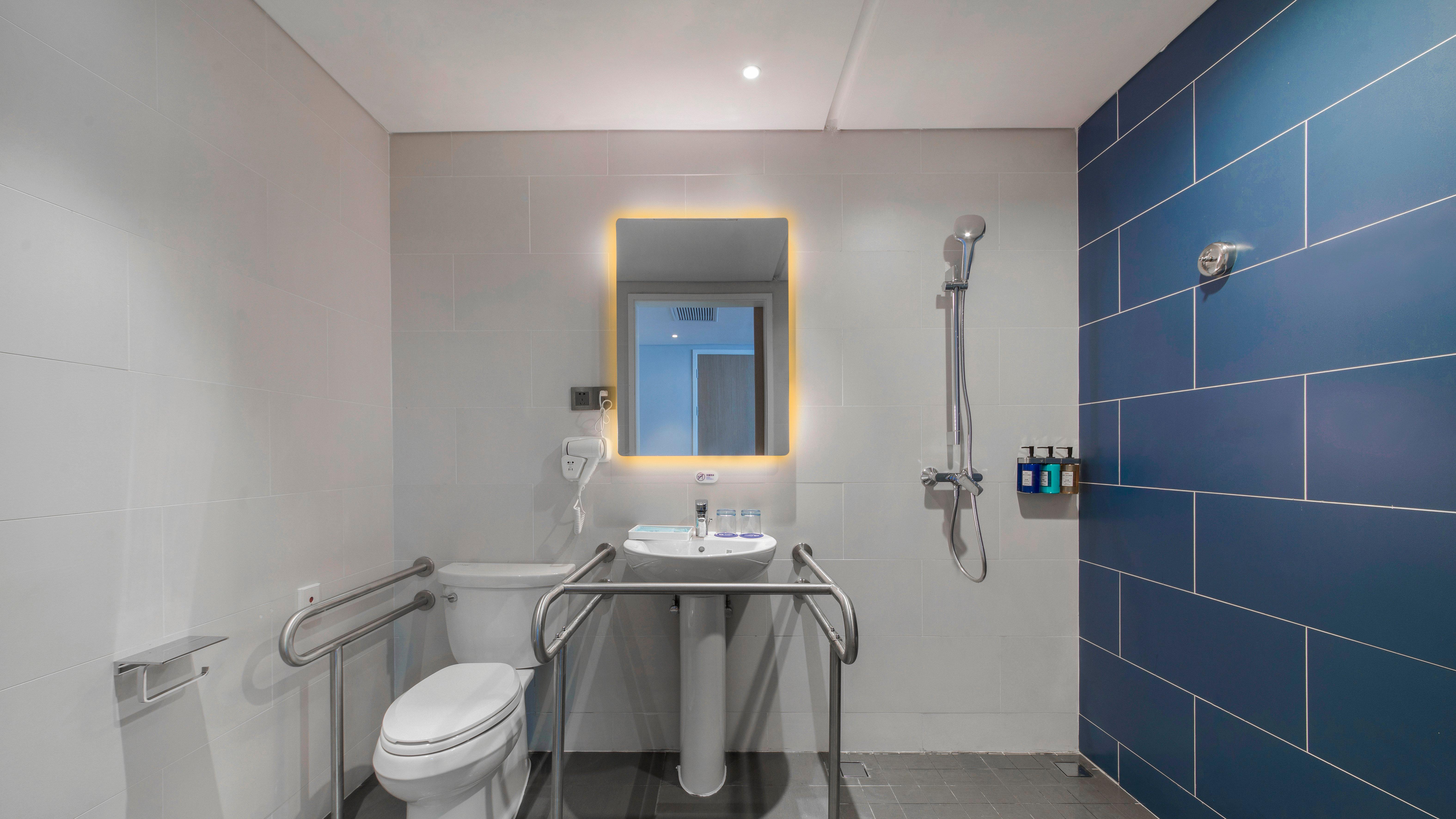 Holiday Inn Express Liyang Huafu, an IHG Hotel Bagian luar foto