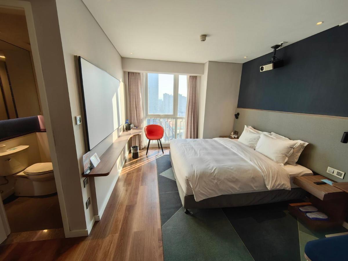 Holiday Inn Express Liyang Huafu, an IHG Hotel Bagian luar foto